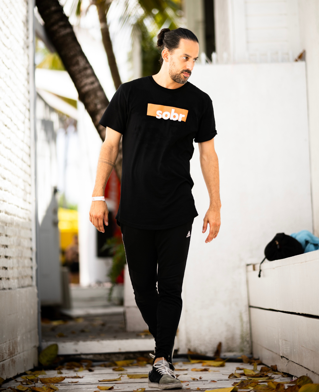 Signature Bar Logo Men's Curved Black Tee